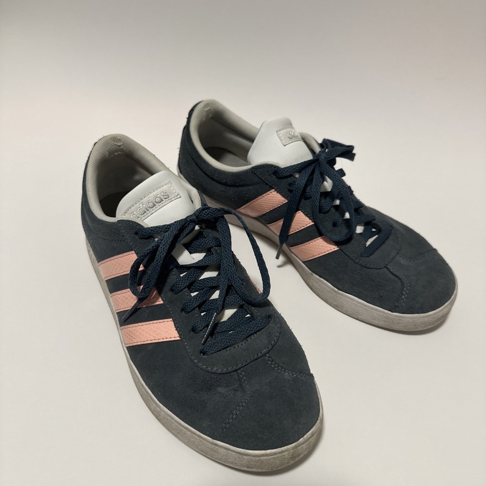 adidas Gazelle Shoes Men's Size 9 Blue Pink Striped Sneakers Classic Suede Train